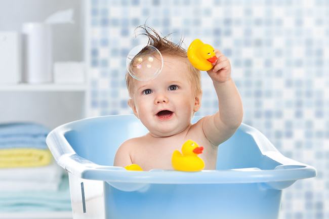Как выбрать качественное масло для купания и ухода за кожей новорожденного