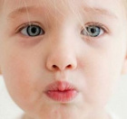 что делать, если у ребёнка трескаются губы?