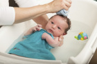 ванночки для купания новорожденных: как проводить их с пользой